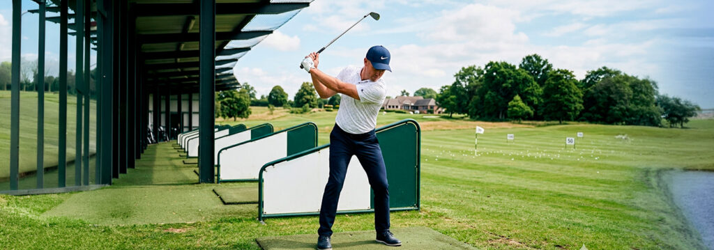 ¿Debería ir al campo de práctica antes de salir a jugar una ronda de golf?